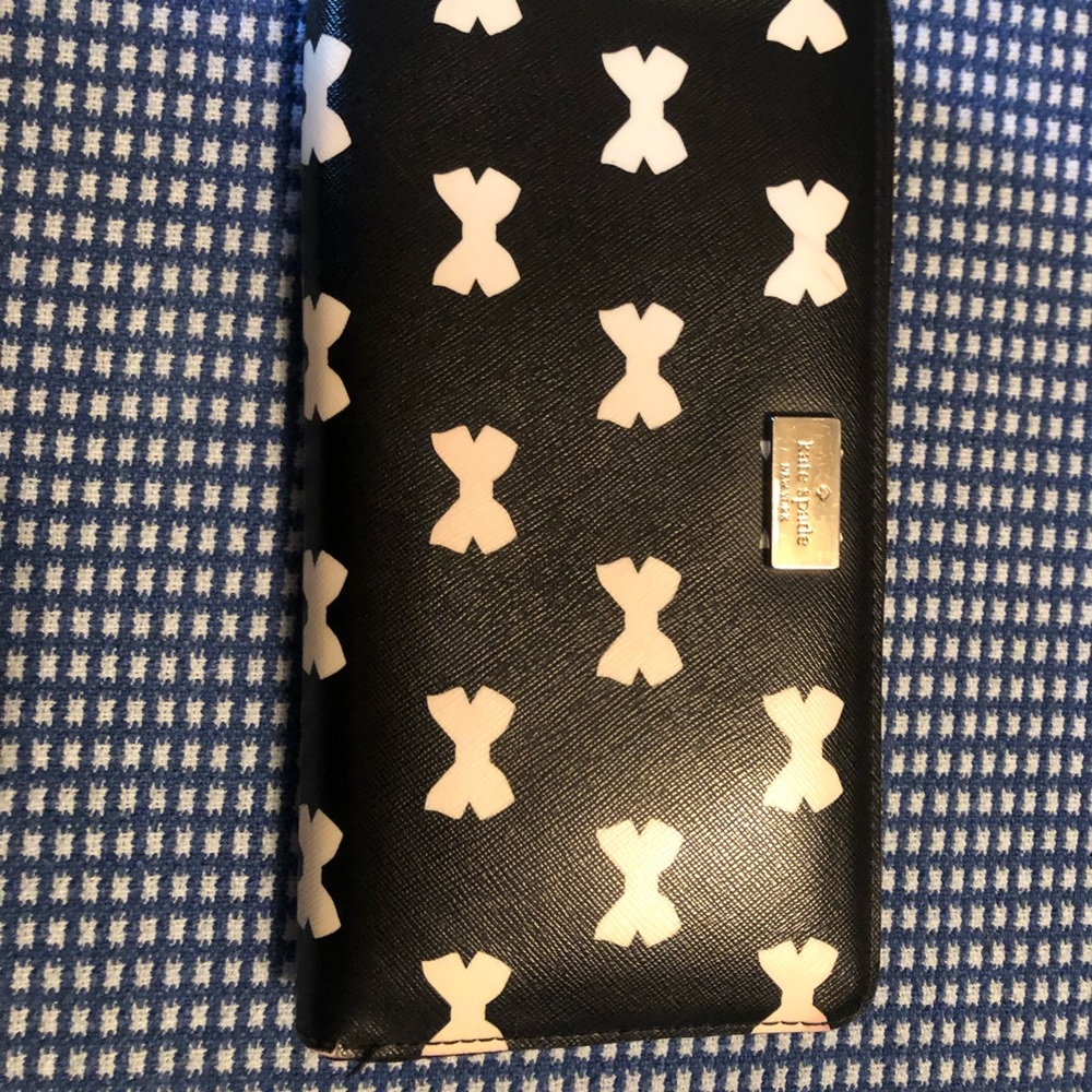 Kate Spade Bow Wallet ♠️